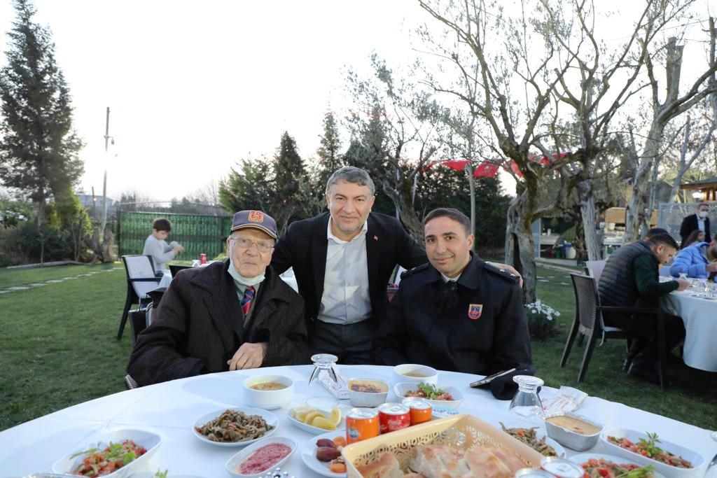 Bakan ayir ilk iftarn ehit ve gazi aileleriyle birlikte at