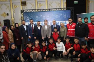 D�LOVASI�NDA GEN�LER AYNI SOFRADA BULU�TU