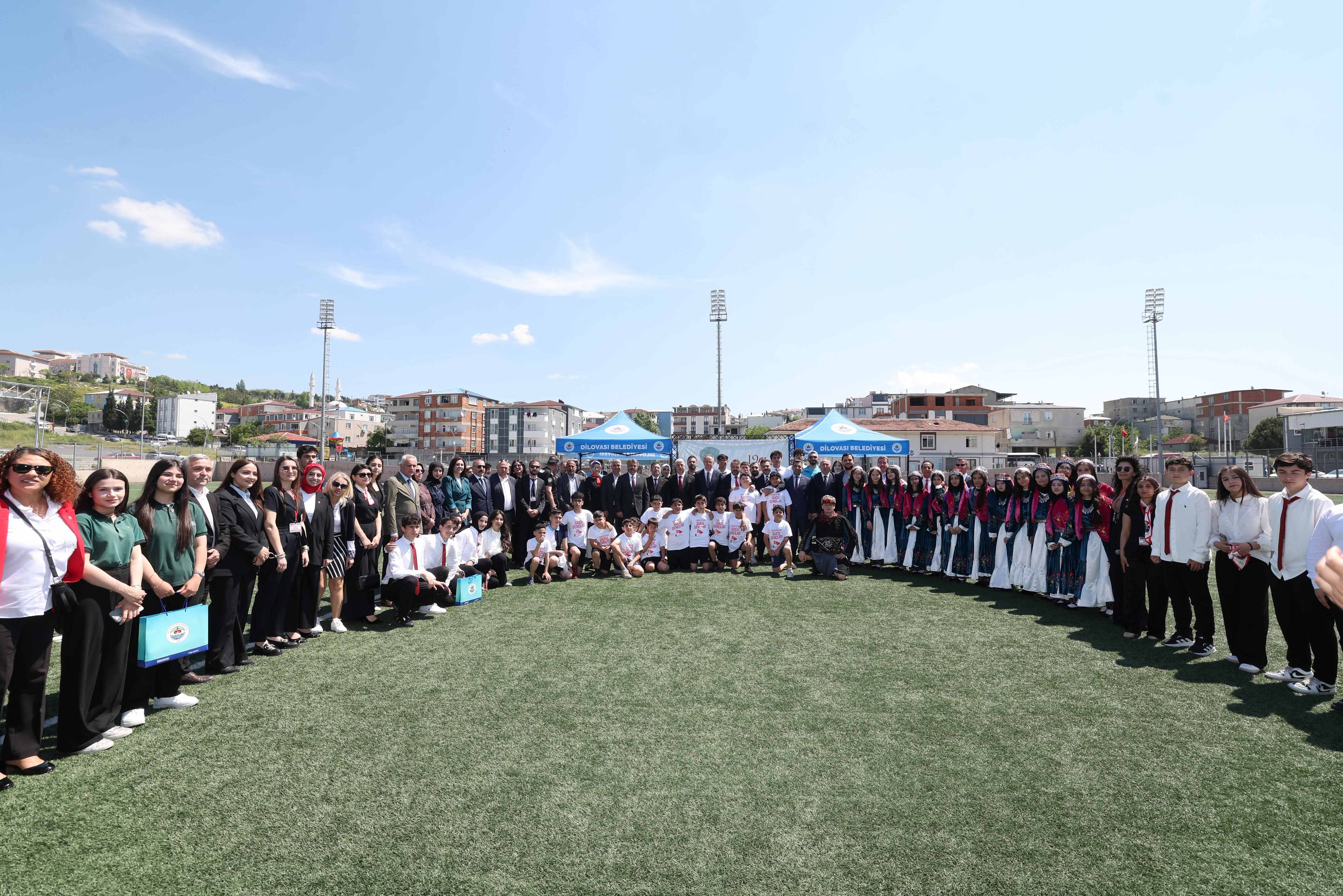 D�LOVASI�NDA 19 MAYIS CO�KUSU YA�ANDI