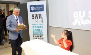 Ba�kan �mero�lu, Zeynep Azra�n�n Mutlulu�una