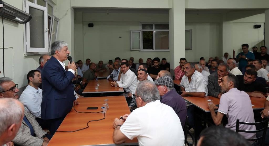 Bakan merolu Mimar Sinan Mahallesinde Vatandalarla Bulutu