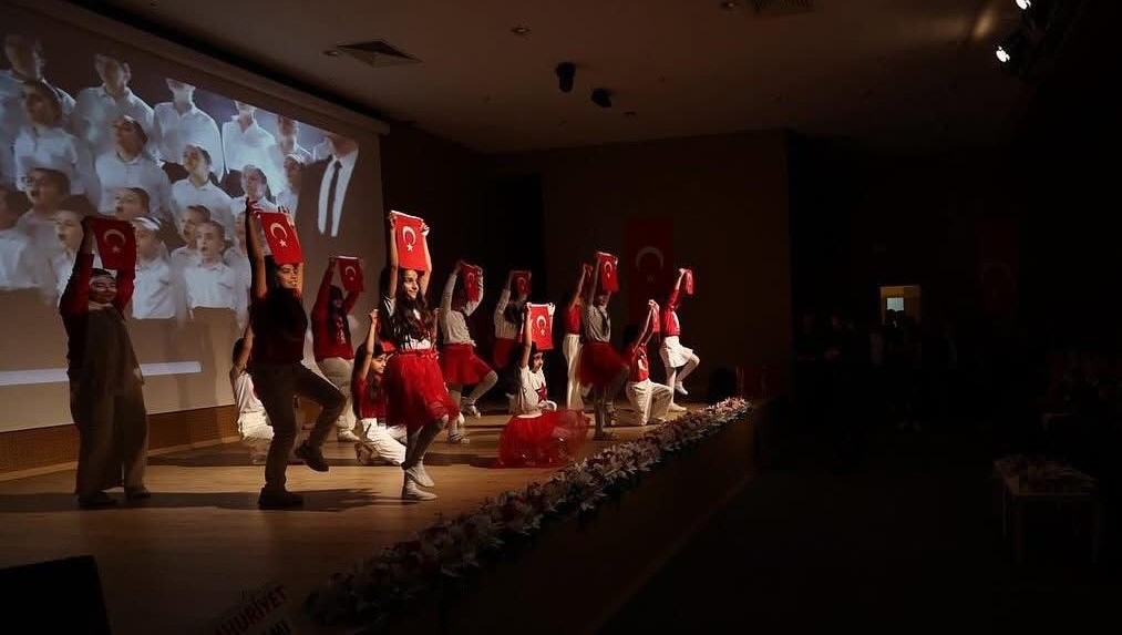 Cumhuriyetin 102. Yl Cokuyla Kutland