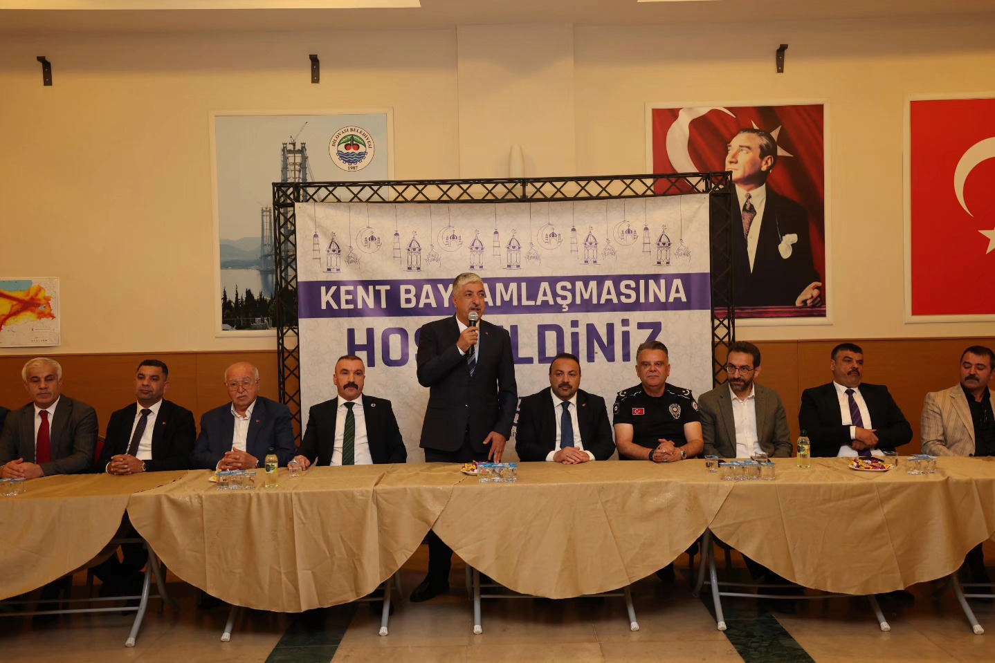 D�LOVASI BAYRAMLA�MADA BULU�TU