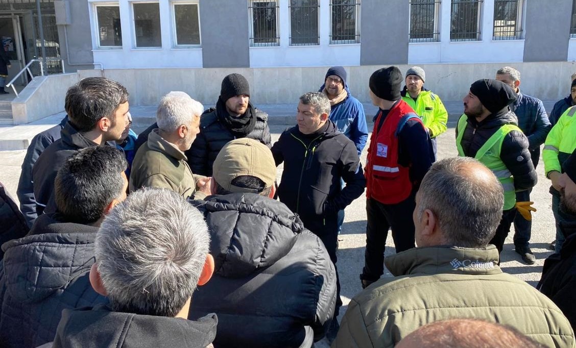 Belediye Bakanmz Hamza ayir ve 65 Kiilik Ekip Deprem Blgesinde