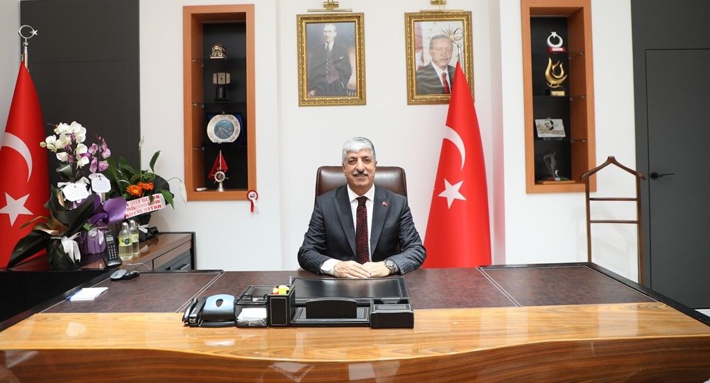 Ba�kan �mero�lu�ndan Yeni Y�l Mesaj�